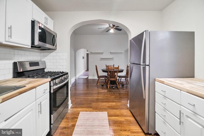 Building Photo - 2214 Wilkens Ave