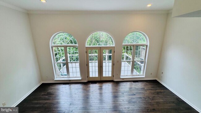 Building Photo - 26101 Nimbleton Square