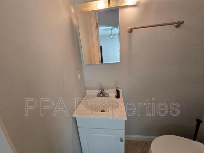 Building Photo - 7122 Ramblewood Dr