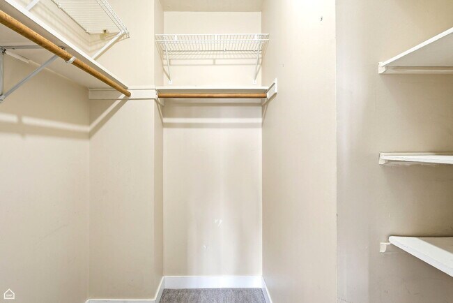 Building Photo - 250 Ridge Ave