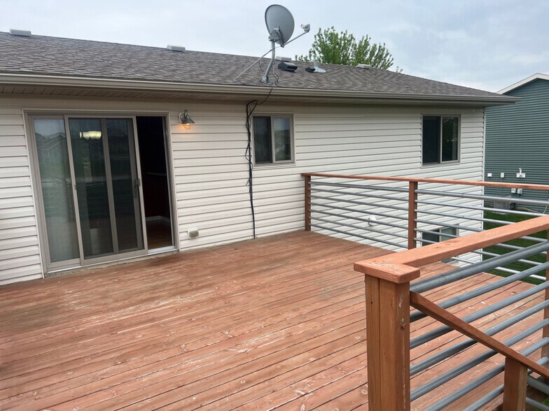 Building Photo - 5211 Castleview Dr NW