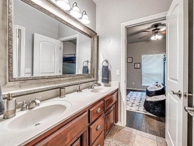 Building Photo - Elegant 3-Bedroom Home in Thornbrooke Village – All Bills Paid