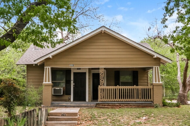 Building Photo - 320 Kirven Ave