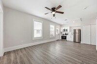 Building Photo - 300 E 3rd St