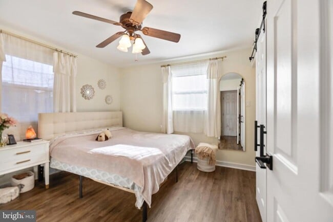 Building Photo - 1801 N Hills Ave