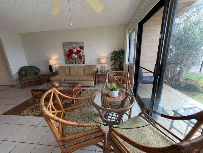 Building Photo - Maalaea Oceanfront Furnished One Bedroom