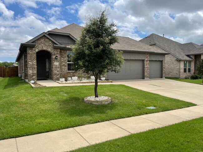Building Photo - 413 McCoy Dr