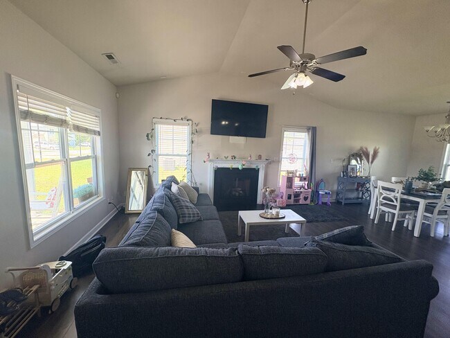 Building Photo - 174 Moonstone Ct