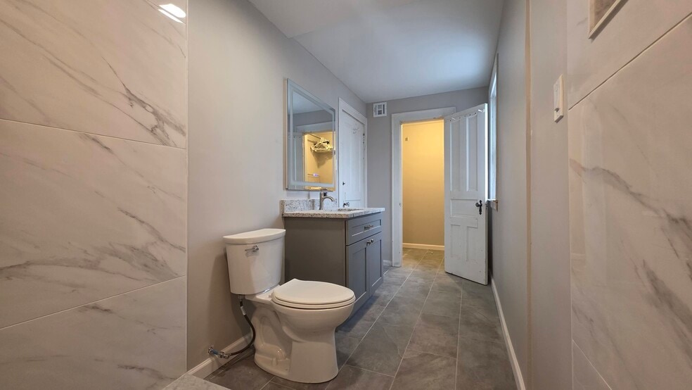 1st floor Bathroom - 15 North Ave