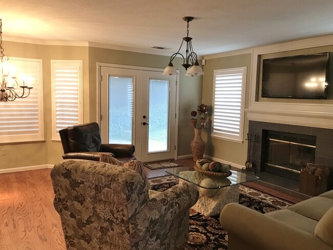 Building Photo - CORNER LOT MODERN 4 BEDROOM HOME DIXON *STAR RENTALS