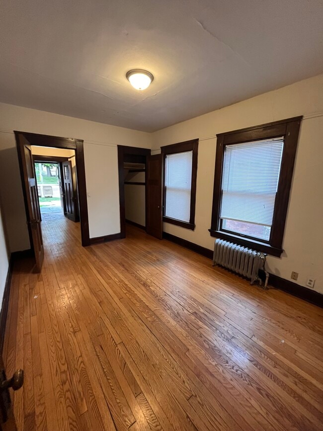 Building Photo - 115 E Gorham St