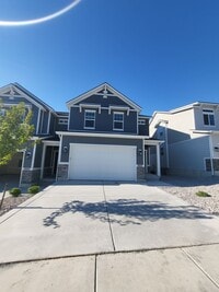 Building Photo - 3 Bedroom Townhome