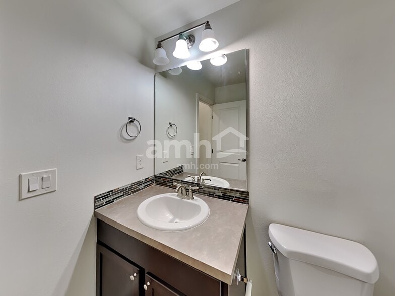 Building Photo - 2753 Justice Pl