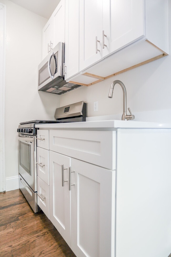 Building Photo - 5746 S Stony Island Ave