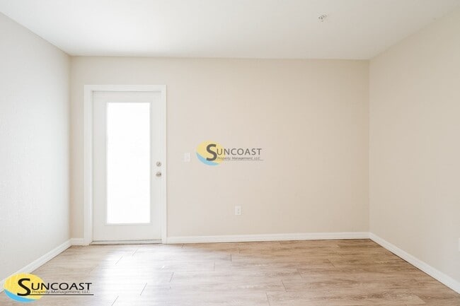 Building Photo - 9294 N Travis Dr