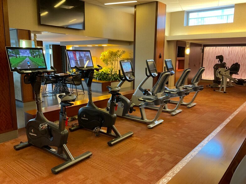 State of Art Health Club - 400 E Randolph St