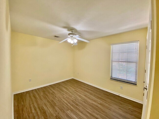 Building Photo - Charming 4BR Home in Haile Plantation with...