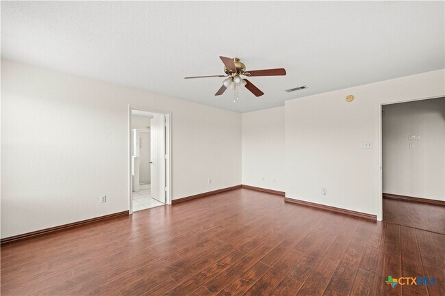 Building Photo - 1706 Bristol Dr