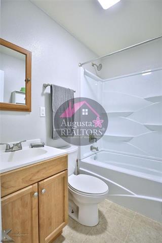 Building Photo - 1625 Burger St