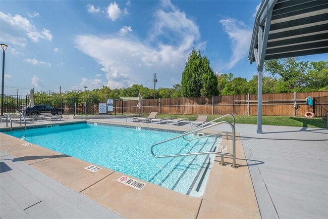 Building Photo - 7805 Cooper Ln