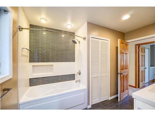 Building Photo - 8106 Dakota Ln