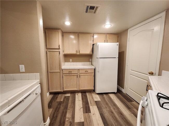 Building Photo - 7400 W Flamingo Rd
