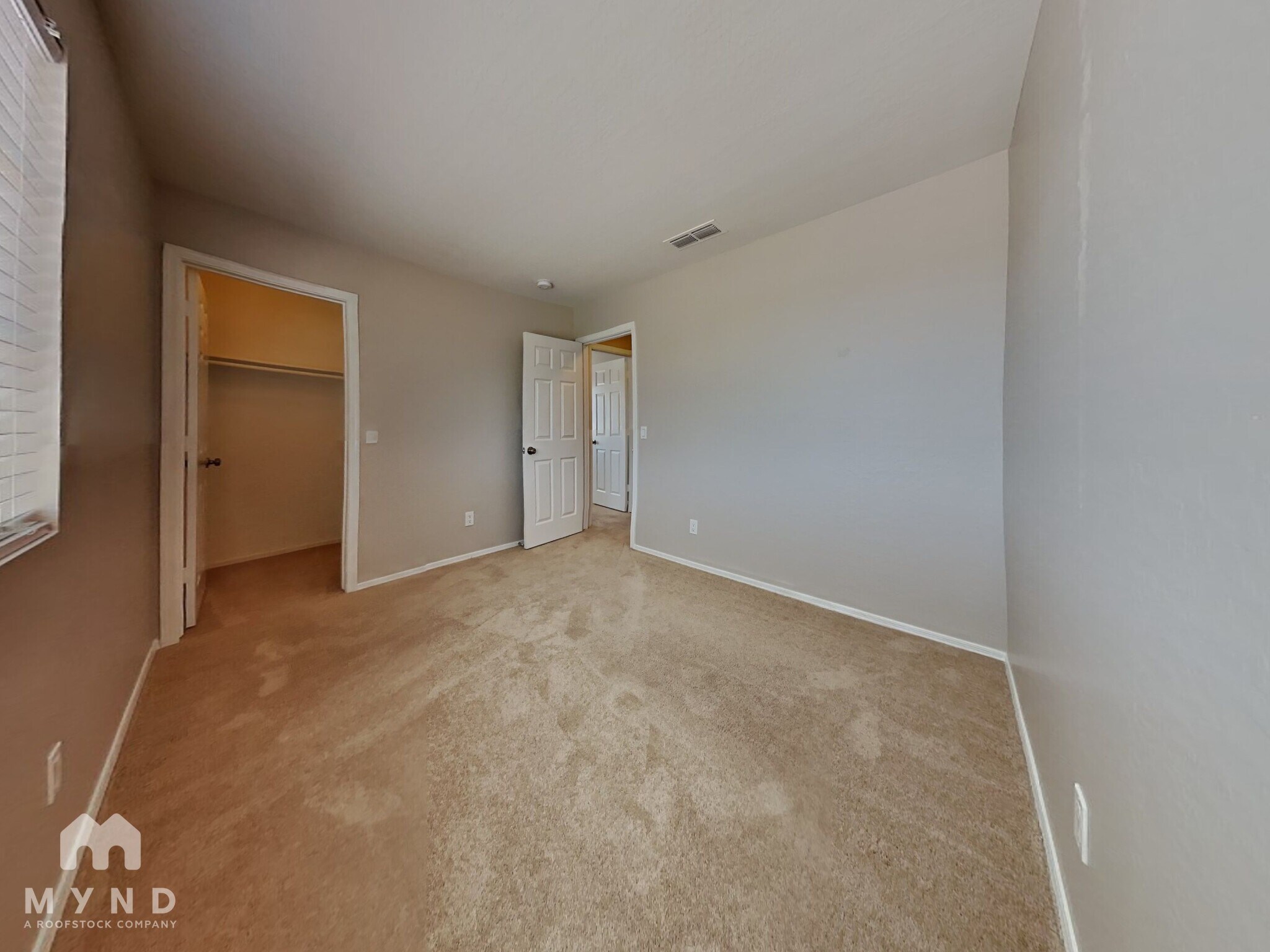Building Photo - 11802 W Laurel Ln
