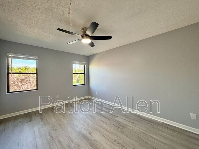 Building Photo - 2406 Abbey Cir