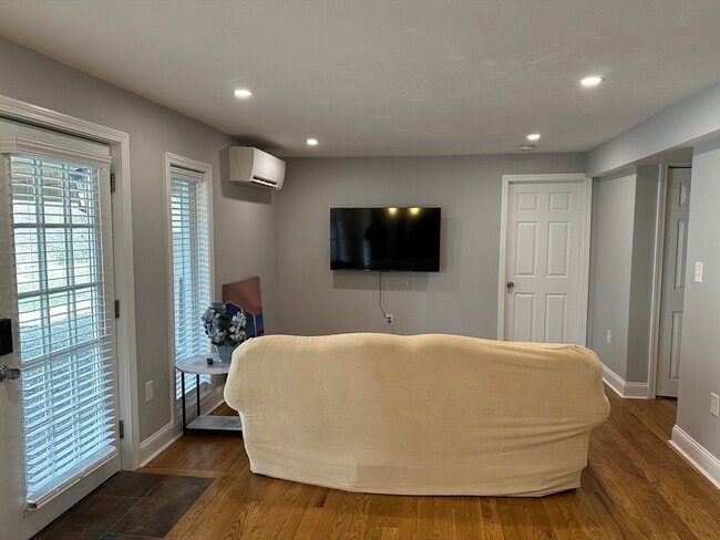 Building Photo - 20 State Park