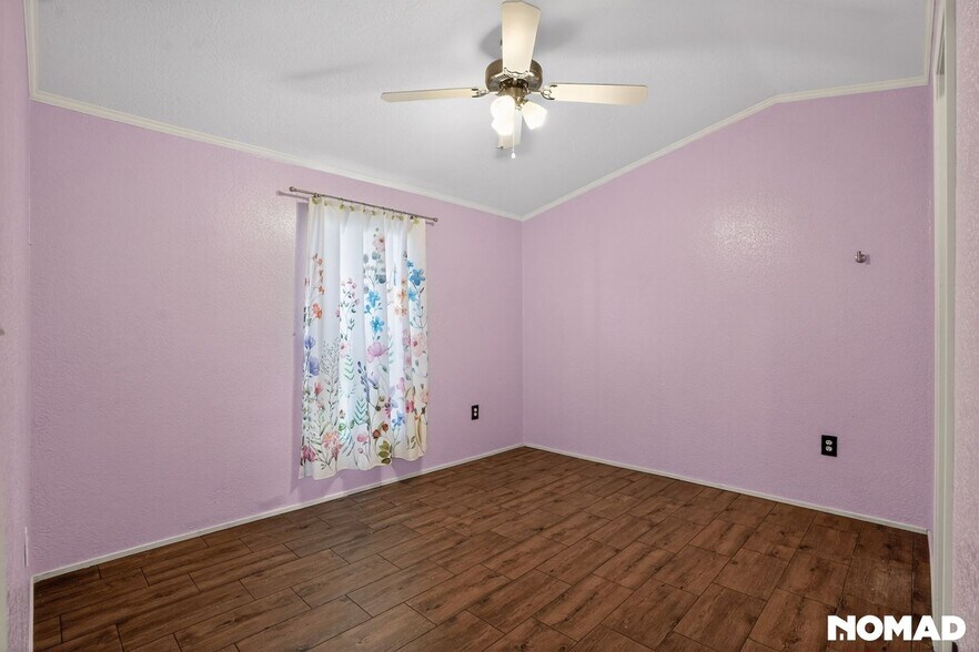 Building Photo - 4206 Pine Ln