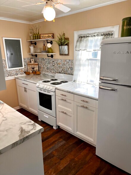 Building Photo - 7736 29th Ave