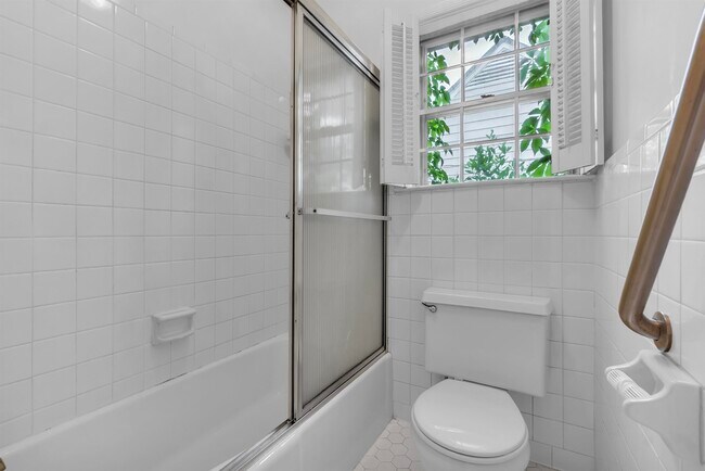 Building Photo - 5427 Shirlington Ave