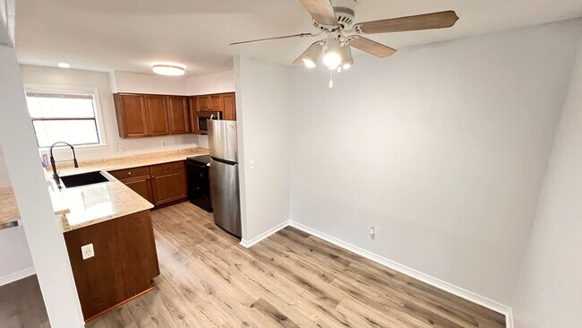 Building Photo - Unlock Your Perfect Winter Park Retreat: F...