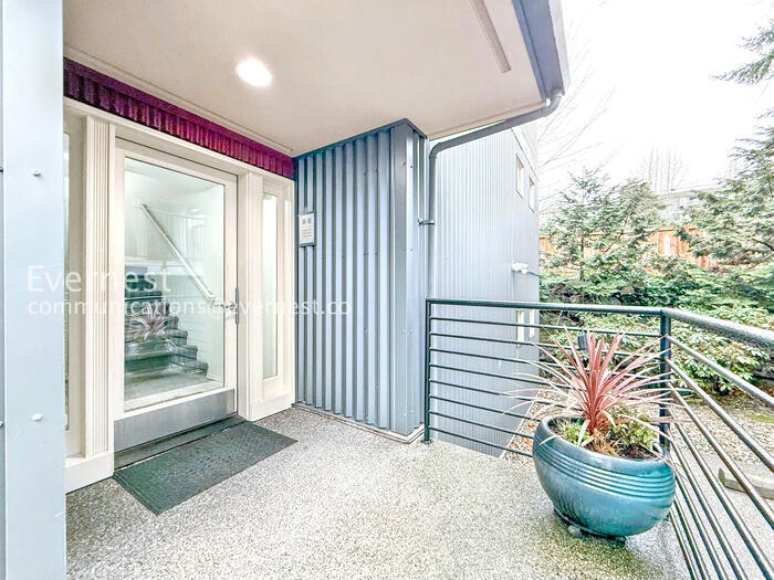 Building Photo - 9520 1st Ave NE