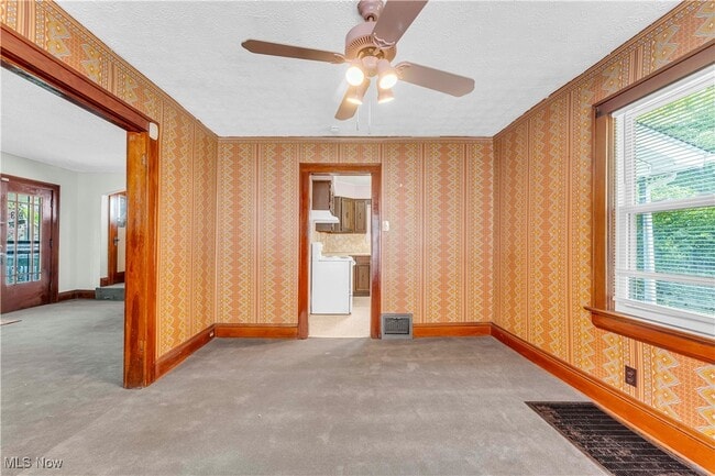 Building Photo - 617 Whitney Ave