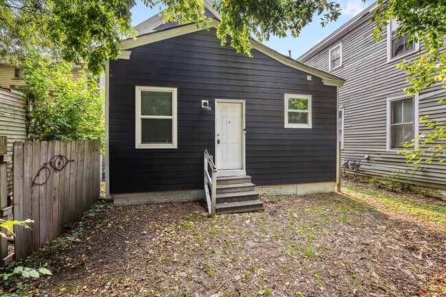 Building Photo - 126 Linden Ave
