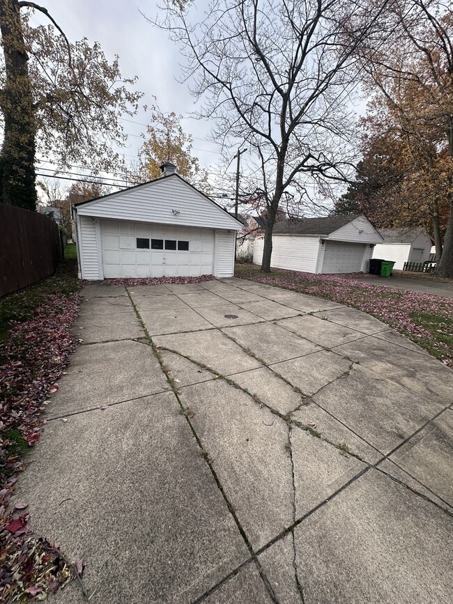 Building Photo - 1240 Avondale Rd