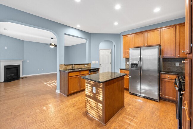 Building Photo - 3 Bed 2.5 Bath Home located in Heritage Hills, Wake Forest