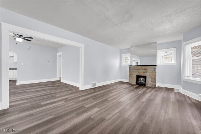 Building Photo - 3209 W 92nd St