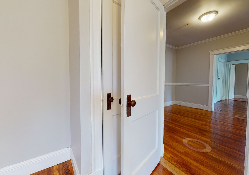 Apt 9 - 8 Gray St