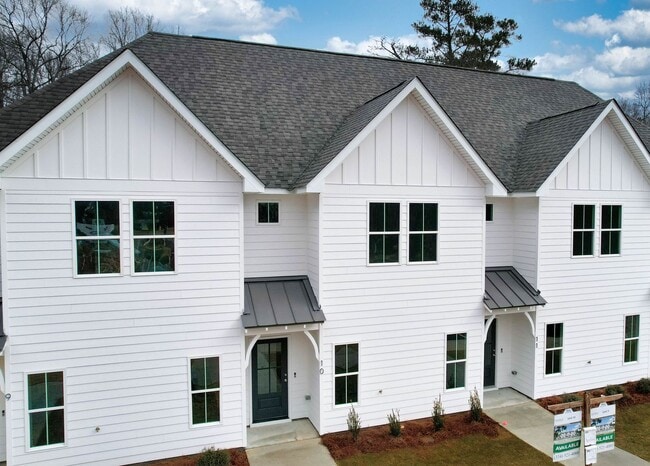 Building Photo - Charming Two-Level Home in The Village - COMING SOON!