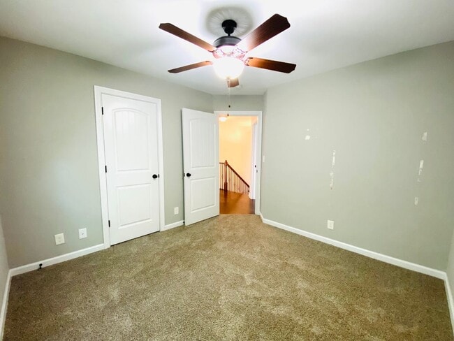 Building Photo - 1194 Eagle's Bluff Dr