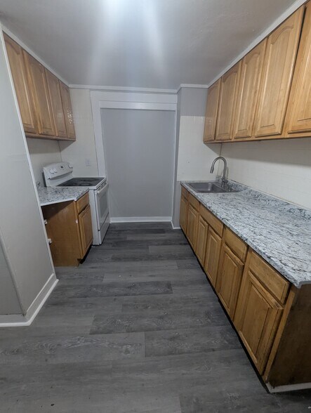 Primary Photo - 135 County St