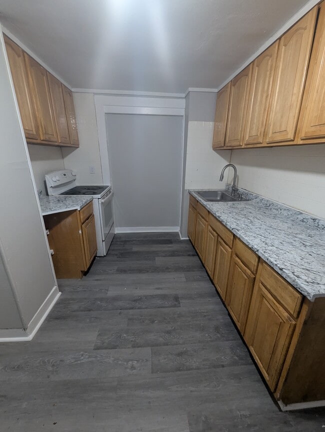 Building Photo - 135 County St