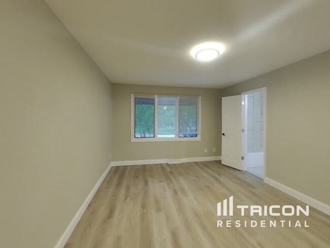 Building Photo - 12911 Overlook Rd
