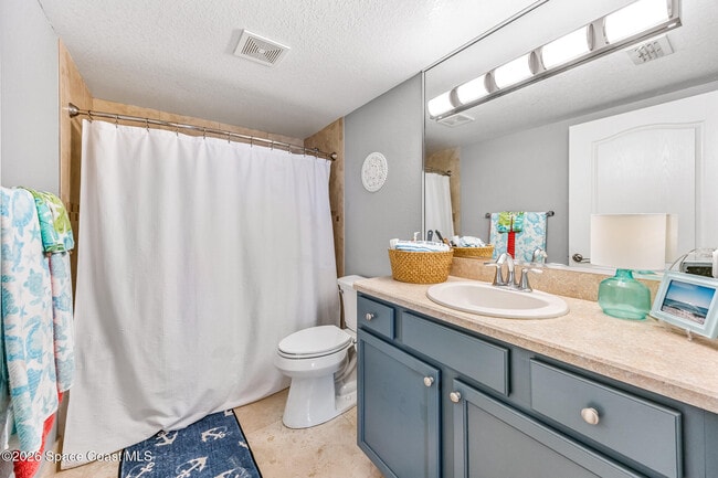 Building Photo - 121 Lancha Cir