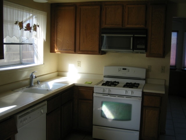 Building Photo - 7224 Periwinkle Dr
