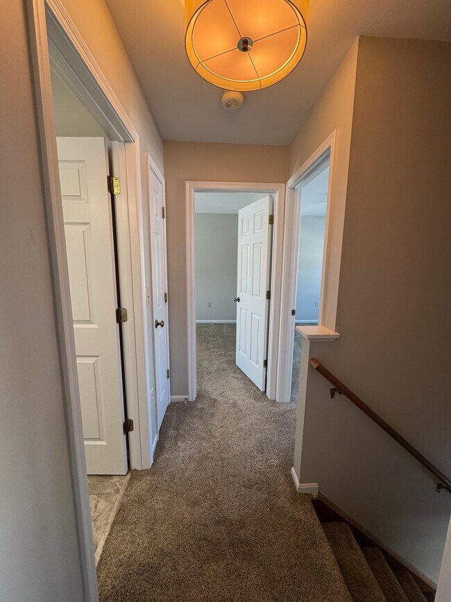 Building Photo - 8811 Woodridge Dr