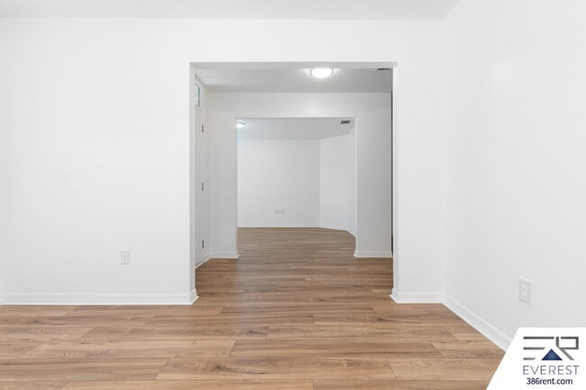 Building Photo - 46 Karat Path