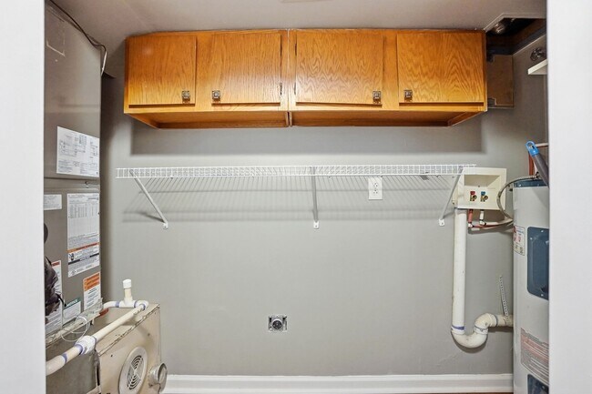 Building Photo - 1 Bedroom Condo in Uptown